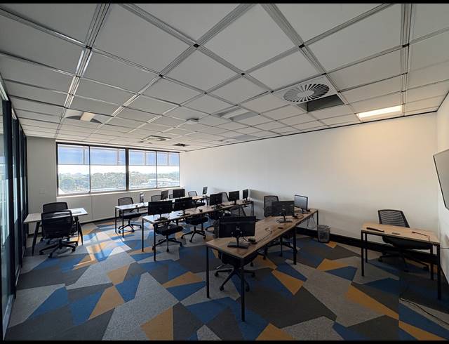 5,780M² SERVICED OFFICE TO LET IN PINELANDS